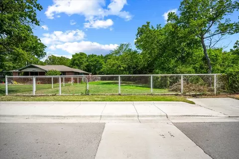 6900 Craig St, Fort Worth, TX 76112
