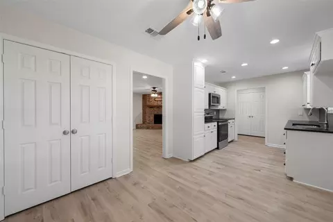 Entry Way - 1006 Eagle Dr, Eddy, TX 76524 photo 1 of 1