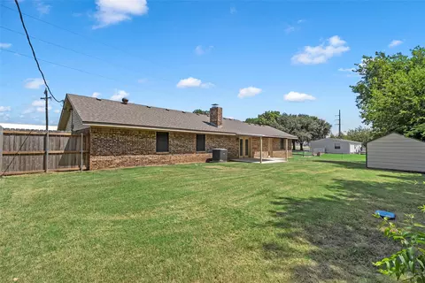Exterior - 1006 Eagle Dr, Eddy, TX 76524 photo 4 of 6