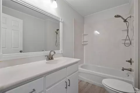 Bath - 1006 Eagle Dr, Eddy, TX 76524 photo 2 of 2