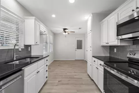 Kitchen - 1006 Eagle Dr, Eddy, TX 76524 photo 2 of 2