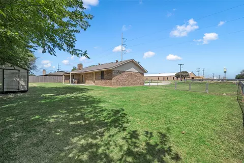 Exterior - 1006 Eagle Dr, Eddy, TX 76524 photo 3 of 6