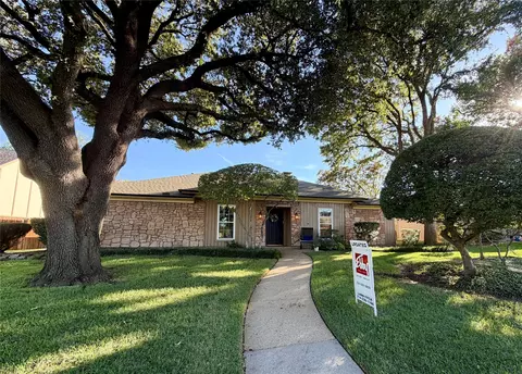 2212 Kirby Dr, Plano, TX 75075