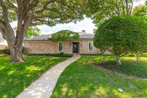 2212 Kirby Dr, Plano, TX 75075