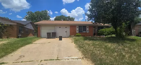 1053 Cole Ct, Fort Worth, TX 76115