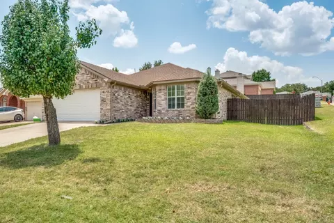 1520 Creekstone Ct, Fort Worth, TX 76112