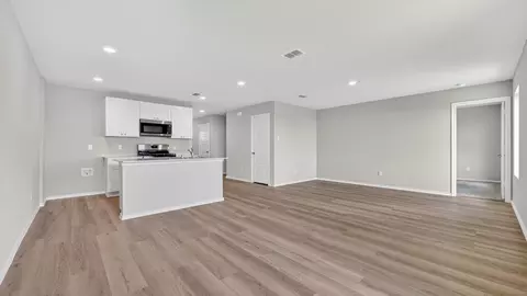 Living - 176 Pinehurst Dr, Boyd, TX 76023 photo 6 of 6