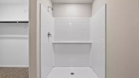 Bath - 176 Pinehurst Dr, Boyd, TX 76023 photo 2 of 3