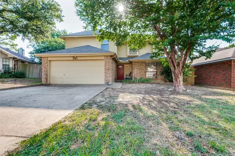 2103 Foley Dr, Arlington, TX 76013