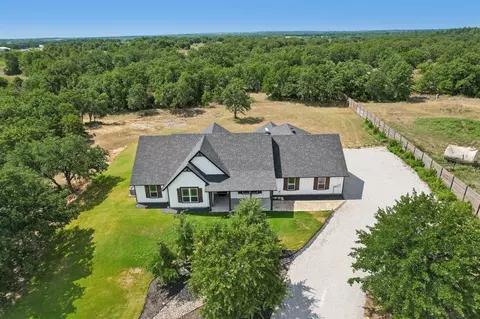 165 Rolling Bend Rd, Alvord, TX 76225