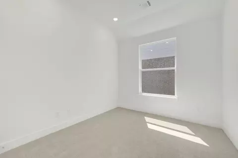 Bedroom - 1725 Willow Patch Dr, Krum, TX 76249 photo 3 of 6