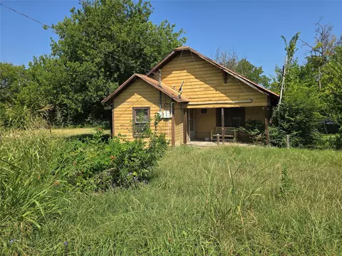 700 SW 3rd St, Hubbard, TX 76648