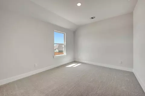 Bedroom - 1721 Willow Patch Dr, Krum, TX 76249 photo 4 of 6