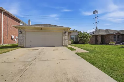 972 Mosaic Dr, Fort Worth, TX 76179