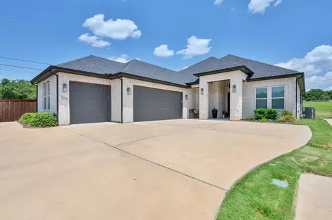 1124 Aviara Ct, Granbury, TX 76048