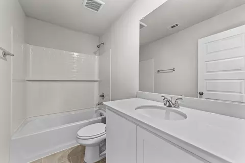 Bath - 555 Brookside Dr, Van Alstyne, TX 75495 photo 3 of 3