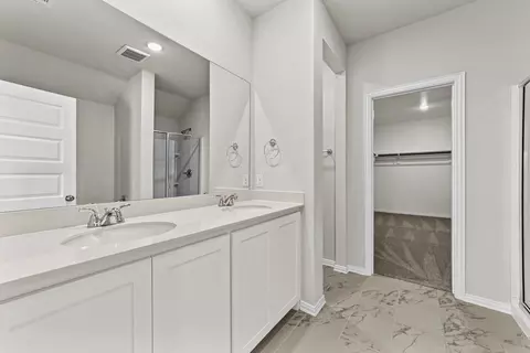 Entry Way - 555 Brookside Dr, Van Alstyne, TX 75495 photo 4 of 5