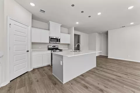 Kitchen - 555 Brookside Dr, Van Alstyne, TX 75495 photo 1 of 2