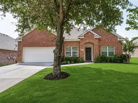 204 Linden Ct, Oak Point, TX 75068