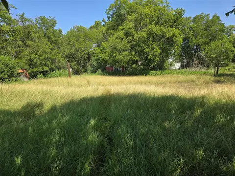 702 SW 3rd St, Hubbard, TX 76648