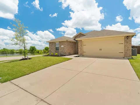 808 Watermill Rd, Royse City, TX 75189