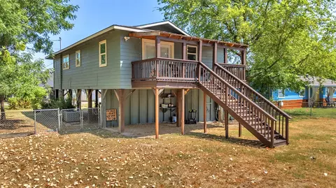242 Autumn Wood Trl, Gun Barrel City, TX 75156