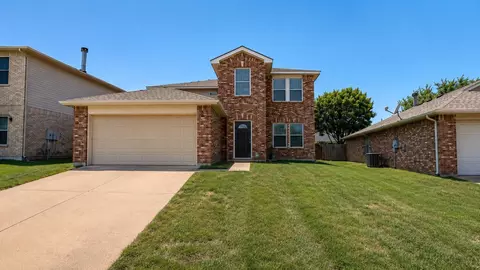 8708 Saddle Ridge Cir, Fort Worth, TX 76123