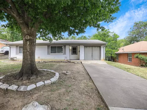 717 NW 14th St, Grand Prairie, TX 75050