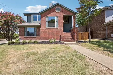 1601 Kingspoint Dr, Carrollton, TX 75007