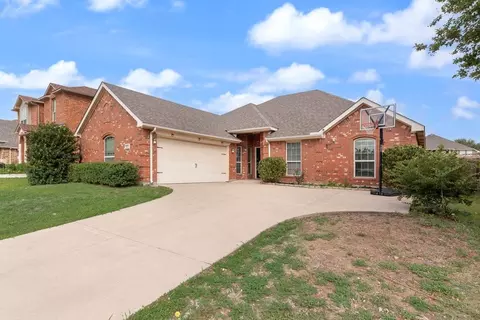1517 White Willow Ln, Arlington, TX 76002