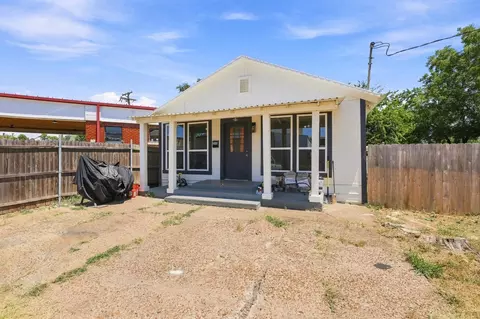 298 7th St, Honey Grove, TX 75446