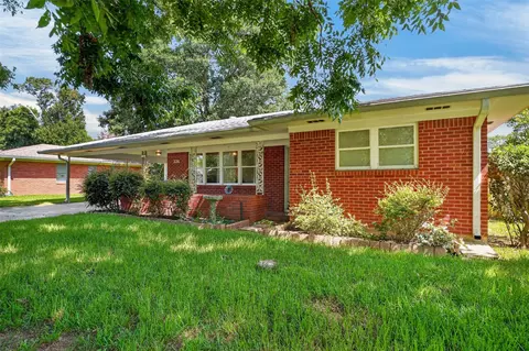 326 Meadowbrook Ln, Shreveport, LA 71105