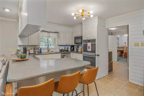 Kitchen - 284 Chrislo Dr, Minden, LA 71055 photo 2 of 4