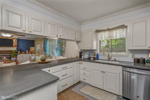 Kitchen - 284 Chrislo Dr, Minden, LA 71055 photo 1 of 4