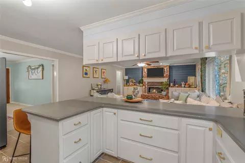 Kitchen - 284 Chrislo Dr, Minden, LA 71055 photo 3 of 4