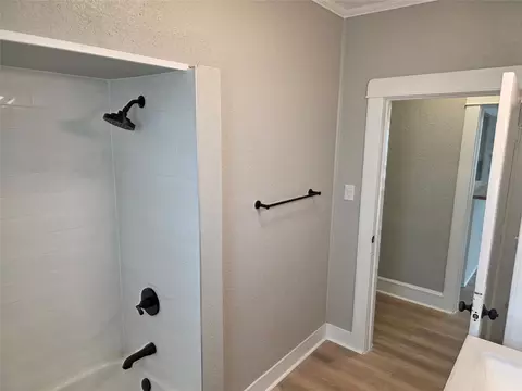 Bath - 1548 Mckenzie Ave, Waco, TX 76708 photo 1 of 1