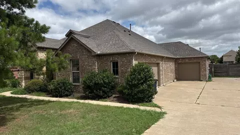 1300 Twisting Wind Dr, Haslet, TX 76052 photo 4