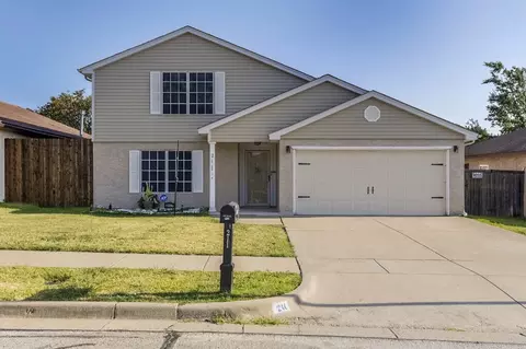 211 Faircrest Dr, Arlington, TX 76018