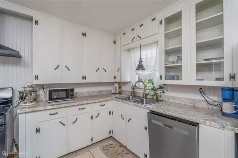 Kitchen - 522 N Main St, Heflin, LA 71039 photo 2 of 4