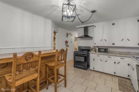 Kitchen - 522 N Main St, Heflin, LA 71039 photo 3 of 4