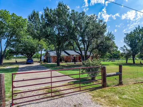 2767 County Road 1112, Brashear, TX 75420