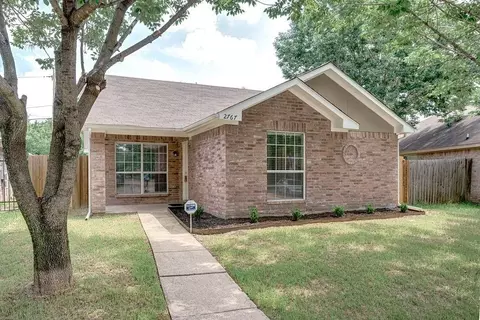 2767 Oak Bend Ln, Dallas, TX 75227