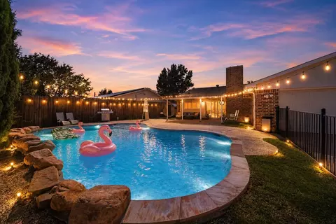 3138 Barton Rd, Carrollton, TX 75007