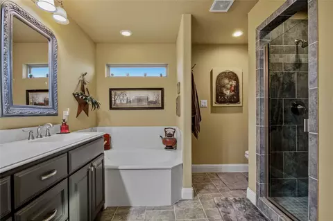 Bath - 3911 Bennett Rd, Howe, TX 75459 photo 2 of 4