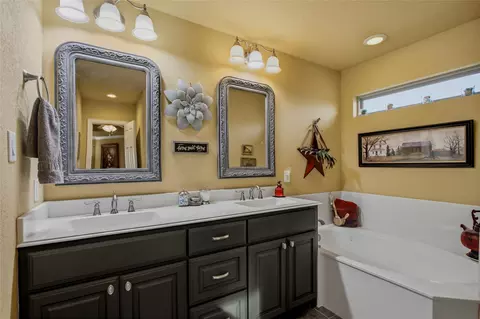 Bath - 3911 Bennett Rd, Howe, TX 75459 photo 1 of 4
