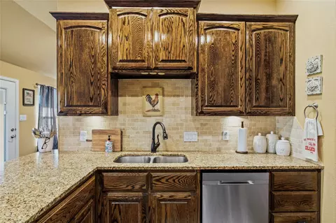 Kitchen - 3911 Bennett Rd, Howe, TX 75459 photo 5 of 5