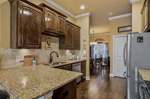 Kitchen - 3911 Bennett Rd, Howe, TX 75459 photo 4 of 5