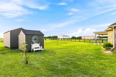 Exterior - 3911 Bennett Rd, Howe, TX 75459 photo 5 of 5