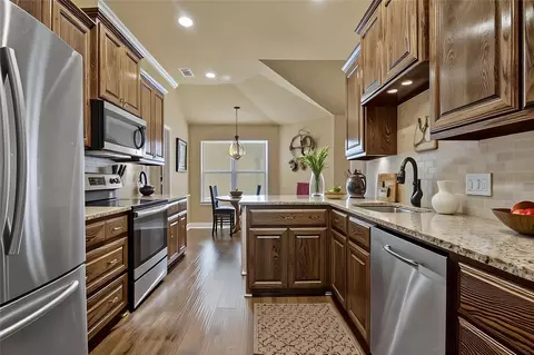 Kitchen - 3911 Bennett Rd, Howe, TX 75459 photo 3 of 4