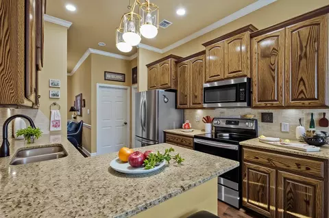 Kitchen - 3911 Bennett Rd, Howe, TX 75459 photo 2 of 4
